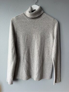 Lafayette 148 light grey 100% cashmere long sleeve turtleneck sweater Women’s L